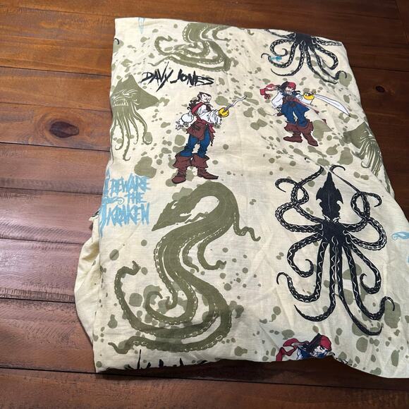 Disney Rare Pirates of the Caribbean Dead Mans Chest Twin Fitted Sheet - Picture 1 of 6